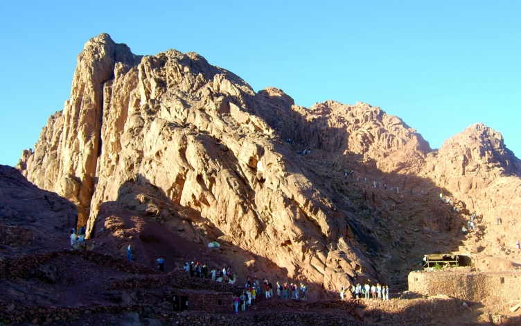 Incontri con l'inspiegabile: Qual'è il vero Monte Sinai?: Guida TV  - TV Sorrisi e Canzoni