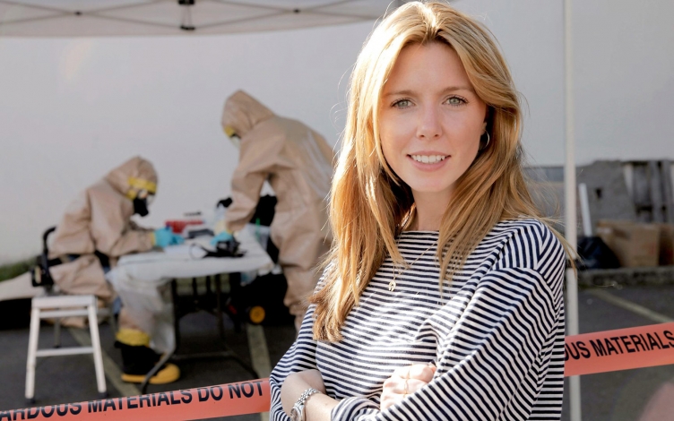 Stacey Dooley - Storie di violenza e abusi: Guida TV  - TV Sorrisi e Canzoni
