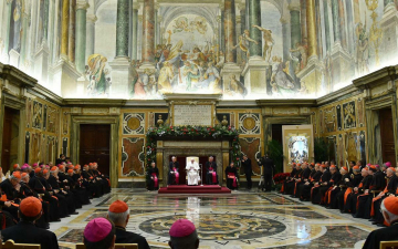 Udienza agli officiali della Curia Romana e dipendenti della Santa Sede, del Governatorato Scv e del Vicariato di Roma: Guida TV  - TV Sorrisi e Canzoni