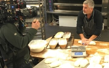 Paul Hollywood - City Bakes: Guida TV  - TV Sorrisi e Canzoni
