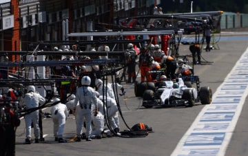 Paddock Live Pit Walk: Guida TV  - TV Sorrisi e Canzoni