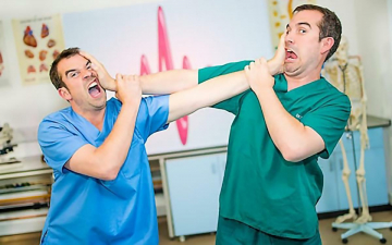 Operation Ouch!: Guida TV  - TV Sorrisi e Canzoni