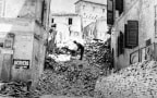 Episodio 100 - Tre città in guerra - Napoli, nonostante la morte